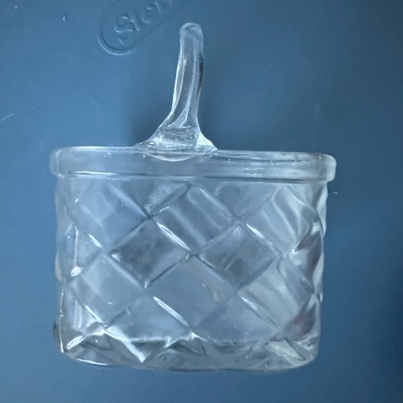 VINTAGE GLASS BASKET WEAVE BASKET WITH HANDLE - Picture 7 of 8